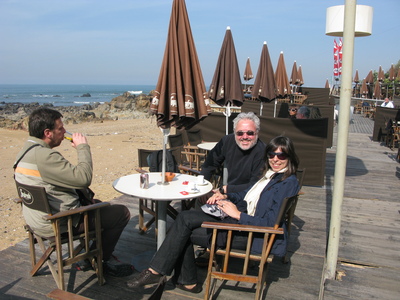 Mauricio with Ana and Vasco having coffee in Porto