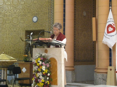 Maria Ignez read the bible at Roberto's requiem mass