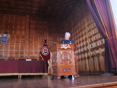 Mauricio giving plenary talk at Peruvian operations research conference in Arequipa